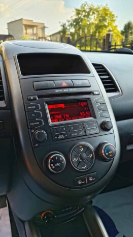 Auta miejskie KIA Soul  2013 Benzyna Manualna FWD (przód) Czarny 5 5 Niemcy Metalik full