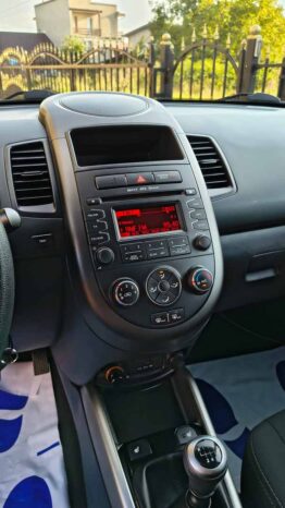 Auta miejskie KIA Soul  2013 Benzyna Manualna FWD (przód) Czarny 5 5 Niemcy Metalik full