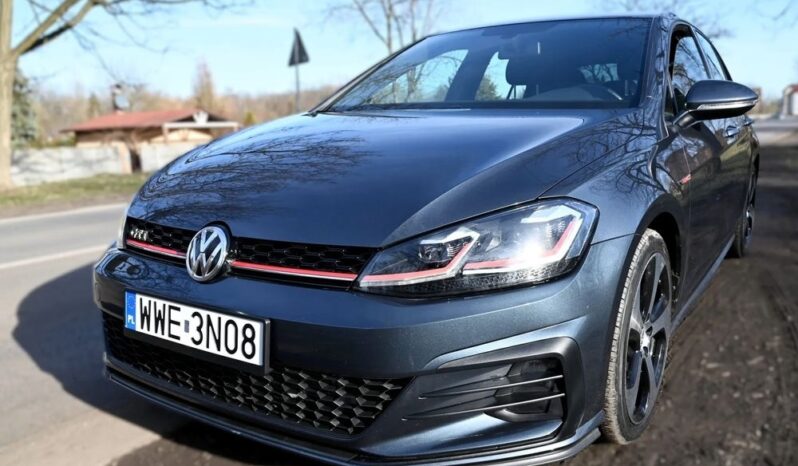 Volkswagen Golf full