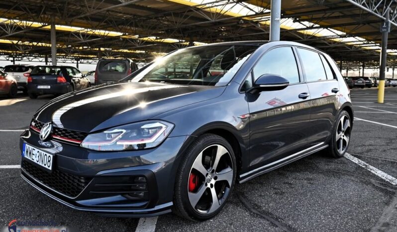 Volkswagen Golf full