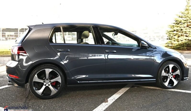 Volkswagen Golf full