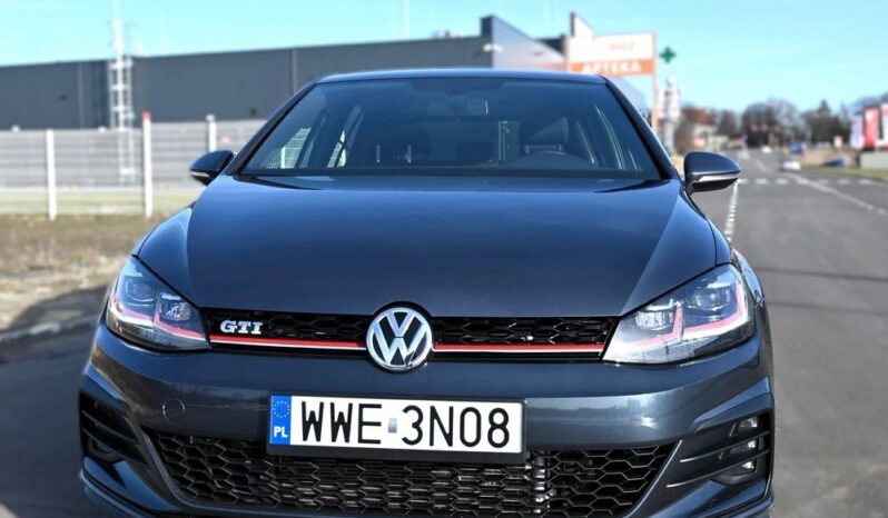 Volkswagen Golf full