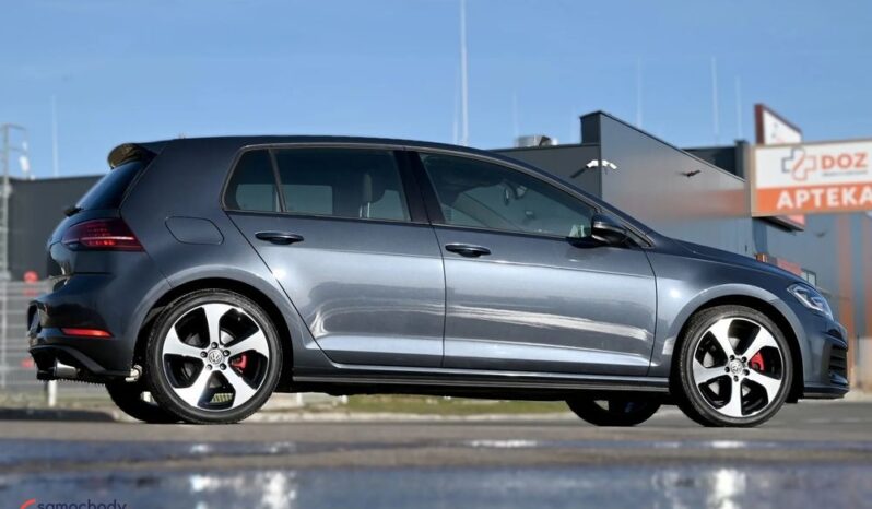 Volkswagen Golf full
