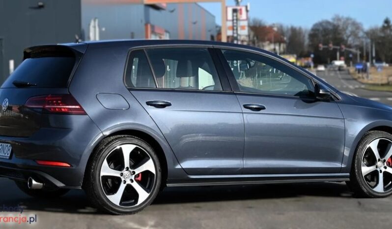 Volkswagen Golf full