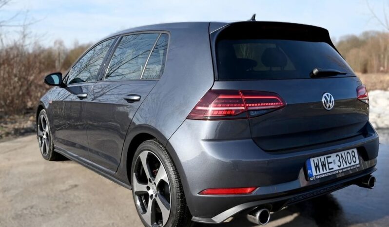 Volkswagen Golf full