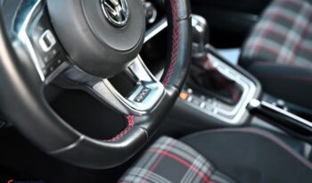 Volkswagen Golf full