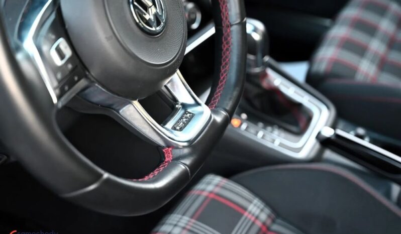 Volkswagen Golf full