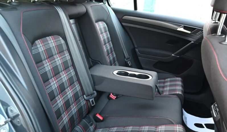 Volkswagen Golf full