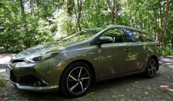 Toyota Auris full