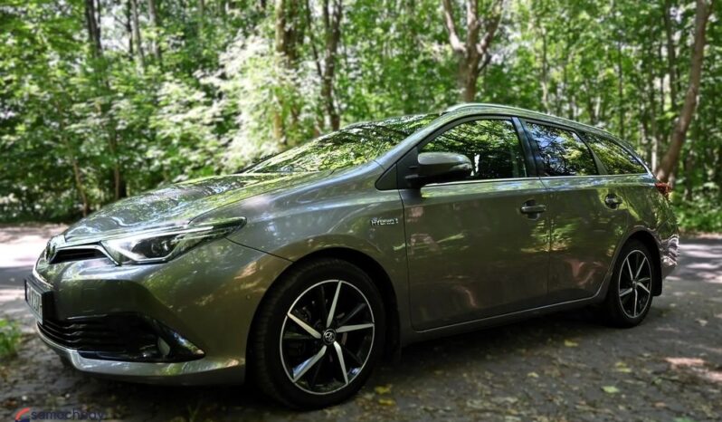 Toyota Auris full