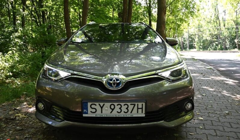 Toyota Auris full