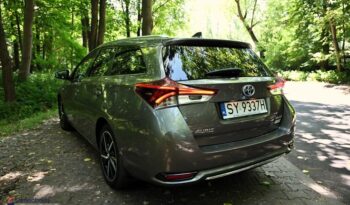 Toyota Auris full