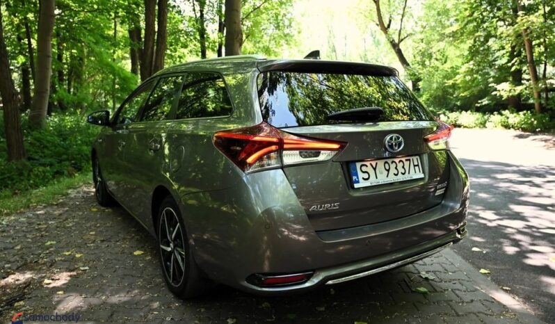 Toyota Auris full