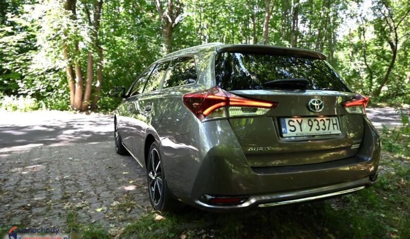 Toyota Auris full