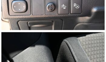 Toyota Auris full