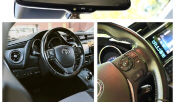 Toyota Auris full