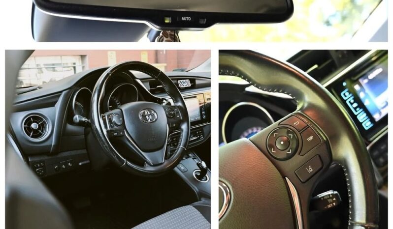 Toyota Auris full