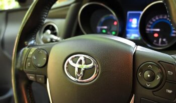 Toyota Auris full