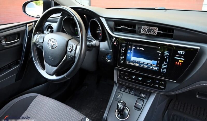 Toyota Auris full