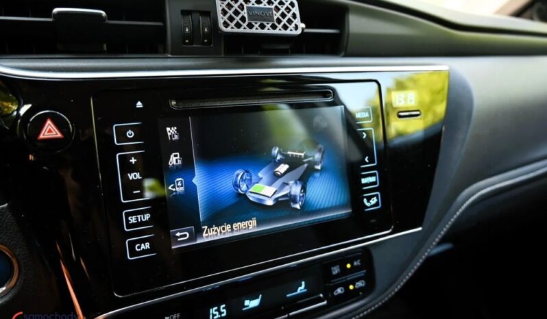 Toyota Auris full