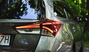 Toyota Auris full