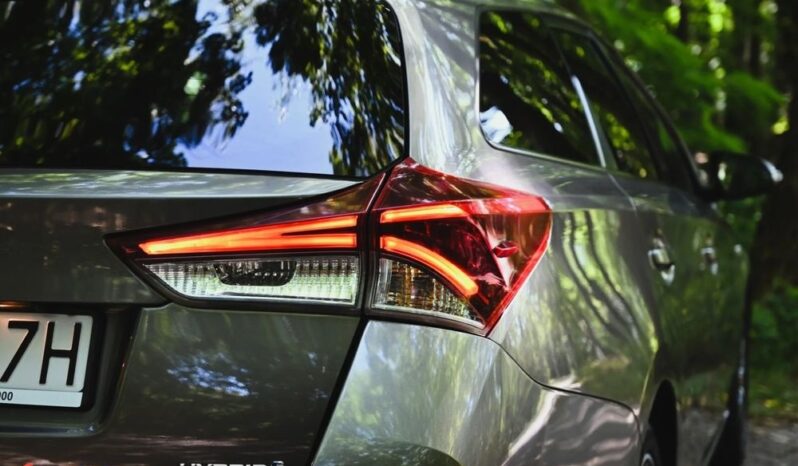 Toyota Auris full