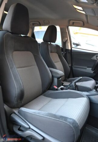 Toyota Auris full