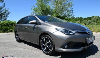Toyota Auris full