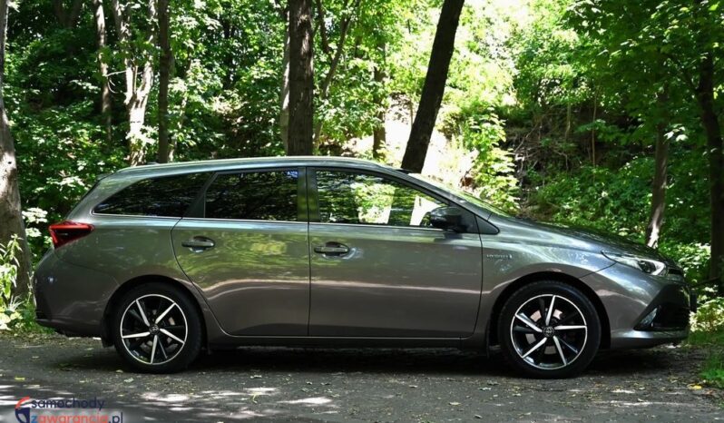 Toyota Auris full