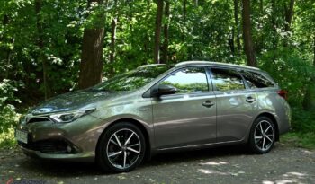 Toyota Auris full