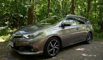Toyota Auris full