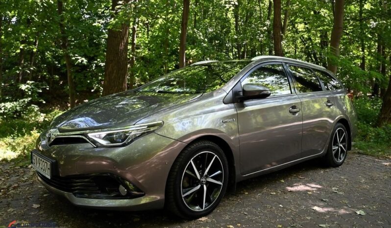 Toyota Auris full