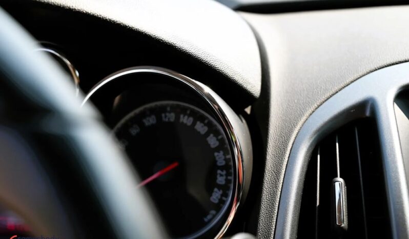 Opel Astra full