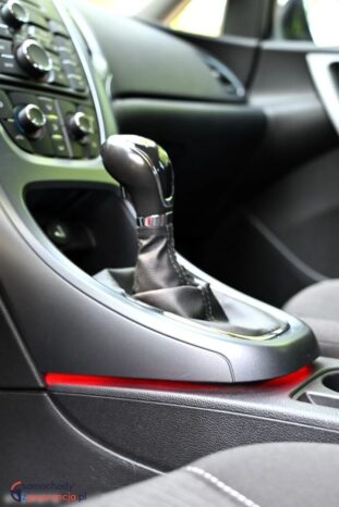 Opel Astra full