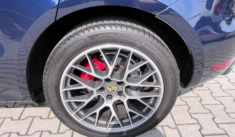 Porsche Macan GTS full