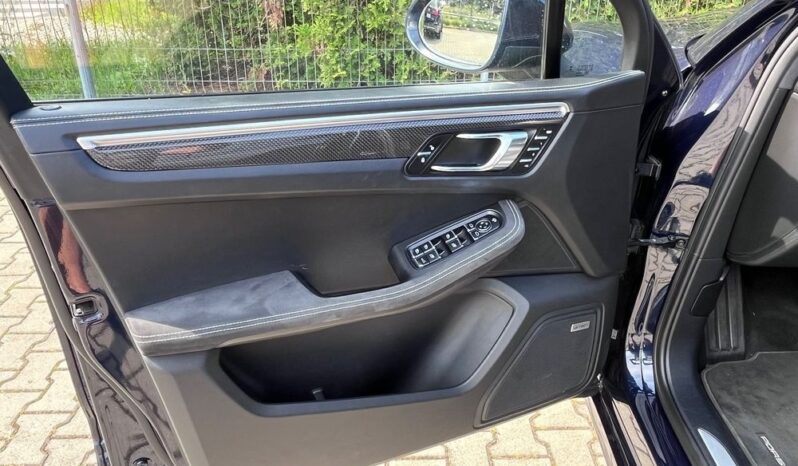 Porsche Macan GTS full