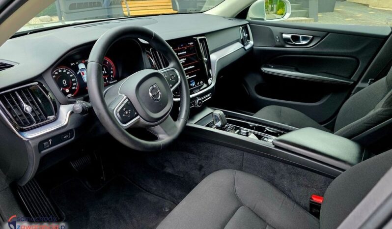 Volvo V60 D4 Momentum Pro full