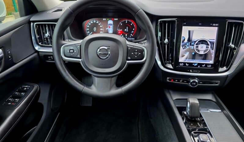 Volvo V60 D4 Momentum Pro full