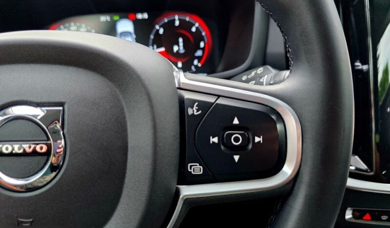 Volvo V60 D4 Momentum Pro full
