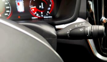 Volvo V60 D4 Momentum Pro full