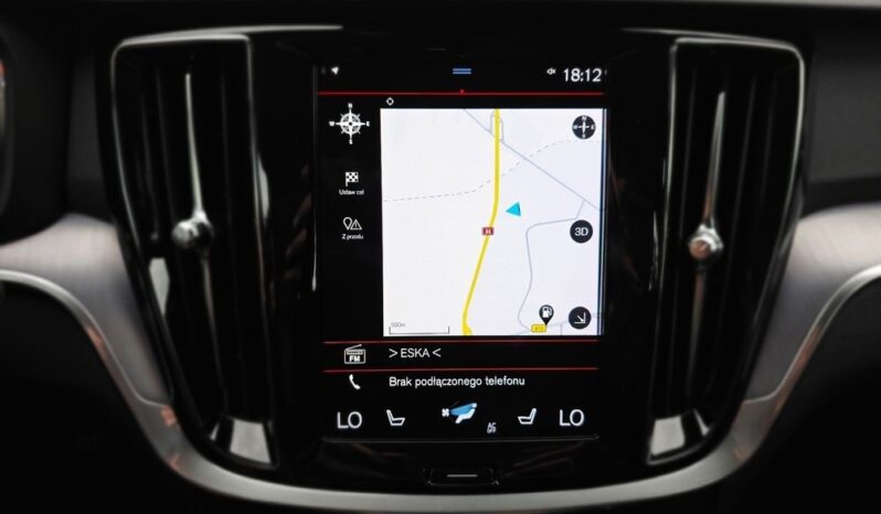 Volvo V60 D4 Momentum Pro full