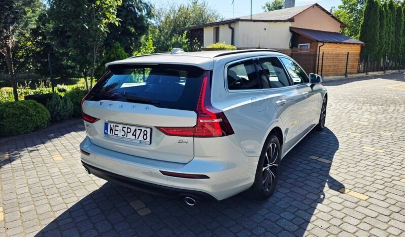 Volvo V60 D4 Momentum Pro full