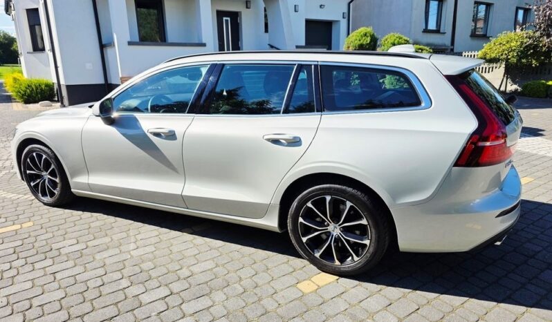 Volvo V60 D4 Momentum Pro full