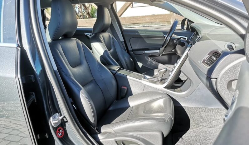 Volvo V60 D6 AWD Plug-in Hybrid Summum full