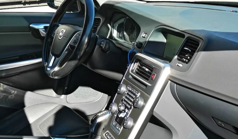 Volvo V60 D6 AWD Plug-in Hybrid Summum full