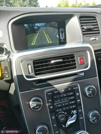 Volvo V60 D6 AWD Plug-in Hybrid Summum full