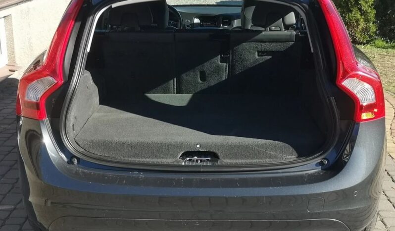 Volvo V60 D6 AWD Plug-in Hybrid Summum full