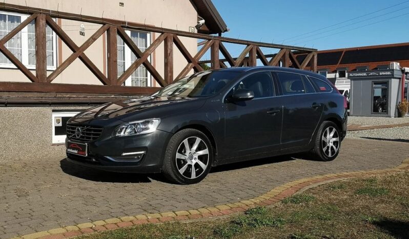 Volvo V60 D6 AWD Plug-in Hybrid Summum full