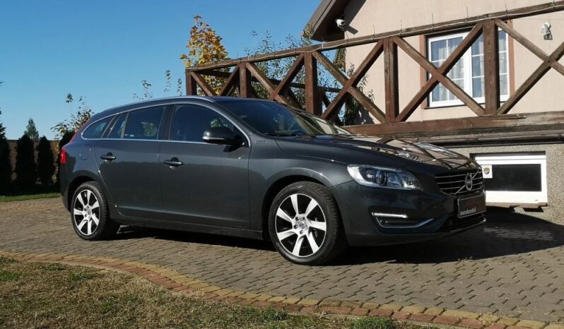 Volvo V60 D6 AWD Plug-in Hybrid Summum full