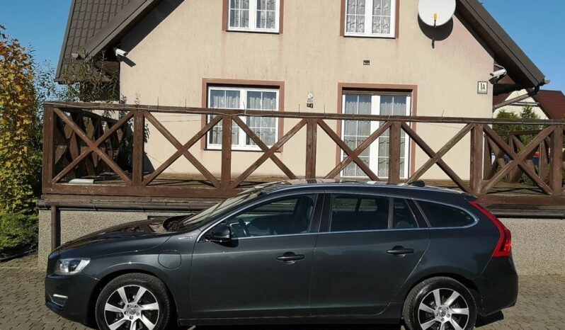 Volvo V60 D6 AWD Plug-in Hybrid Summum full